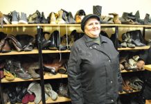 Făgărăşenii păstrează tradiţia şi taie porc de Crăciun