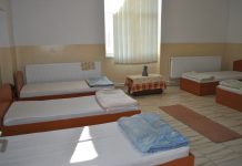Șase oameni ai străzii sunt găzduiți în centrul amenajat la Făgăraș