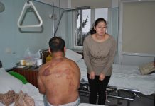 Bătut crunt de doi poliţişti. Bărbatul din Cuciulata are corpul tumefiat şi 3 coaste rupte