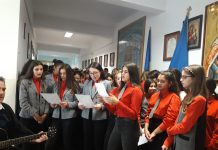 Expoziție de Crăciun la Liceul Teologic. A răsunat liceul de colinde