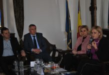 Corina Creţu, comisar european: ,,Făgăraşul este un oraş atît de frumos!”. Strategia de dezvoltare durabilă a Microregiunii Ţara Făgăraşului, apreciată de comisarul european