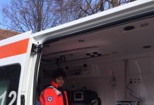 Ambulanţe noi, dar nu avem medici. Staţiile SAJ Făgăraş şi Victoria au primit cîte o maşină nouă de tip B