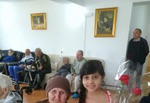 Bunicii de la AVIV vizitaţi de trupa de dans din Cincşor