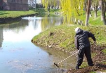 Făgărăşeni care iubesc Făgăraşul. Lacul Cetăţii curăţat de voluntari prin acţiunea organizată de Marin Cruceru
