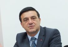 Ministrul Bădălău se întâlneşte cu angajaţii de la Fabrica de Pulberi. Fabrica aşteaptă banii de investiţii