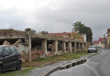 Blocurile groazei, abandonate de proprietari. Ruinele din Făgăraş şi Victoria