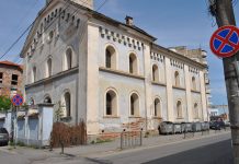 Sinagoga din Făgăraş se degradează, dar promisiunile curg