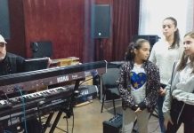 Arc peste timp cu Sirinx. Titi Cârstea şi grupul artistic al copiilor talentaţi din Țara Făgărașului