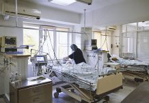 Bărbatul atacat de urs la Comăna de Sus este în stare gravă la Terapie Intensivă, la Braşov