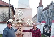 O cruce nouă la Biserica din Şercaia. Crucea a fost adusă din Ucraina