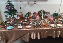 Liceul teologic a deschis Târgul de Crăciun. Expoziţie cu vânzare. Foto