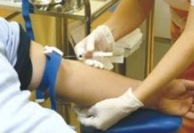 Rugăciunea a ajutat-o să treacă peste calvarul bolii. Casa femeii bolnave de cancer este un adevărat altar