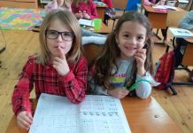 Foto. ,,Ziua porţilor deschise’’ la Liceul Teoretic ,,IC Drăguşanu’’ din Victoria. Încep înscrierile la clasa zero