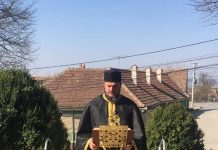 FOTO: Pr. Urian: ,,Curaj, române, mare-i Dumnezeu și noi, puternici!” Slujbe religioase în aer liber