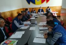 Foto. Vârstnicii din comuna Beclean sunt sprijiniţi de autorităţile locale. Ce consilier local nu se implică