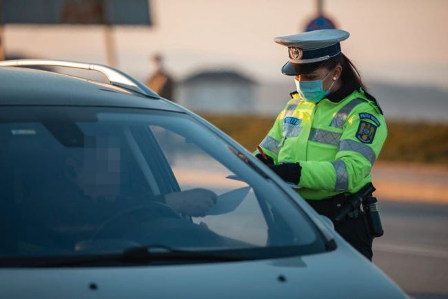 1-amenzi-uriase-pentru-doi-botosaneni-care-nu-au-stat-la-izolare-si-au-fost-prinsi-pe-strada