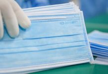 Afaceri pe timp de pandemie. Primăria Făgăraş cumpără produse de protecţie de două ori mai scumpe de la firmele favorite