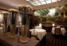 Orban: După 15 mai se redeschid hotelurile, dar nu şi restaurantele. Plimbările sunt permise doar în grupuri de maxim 3 persoane