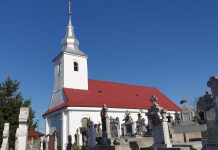 Foto. Biserica din Mândra, monument istoric, salvată de la prăbuşire. Interviu cu primarul comunei, Şerban Ioan Taflan