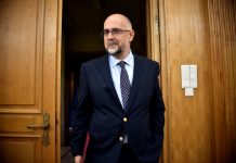 UDMR nu se lasă. Limba maghiară ar putea deveni limbă oficială în anumite zone ale ţării. Un alt proiect al UDMR a trecut tacit prin Parlament