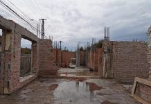 Lucrările la noul sediu al Primăriei Sâmbăta de Sus au fost sistate temporar