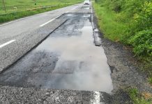 Se plombează DJ 105 C, porţiunea dintre Ucea de Jos şi Victoria, care era plină de gropi