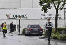 Foto. 15 făgărăşeni în mijlocul focarului COVID-19 de la abatorul din Germania. Mărturia lui Aurelian Chiriac din Victoria