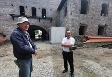 Reportaj de pe şantierul din Cetatea Făgăraşului. Latura de est a castelului rămâne nerestaurată