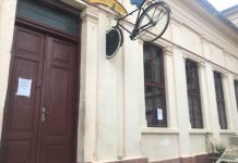 Campanie electorală cu produsele UE destinate nevoiaşilor Făgăraşului. Este un mod al primarului de a cerşi voturi prin biserica evanghelică