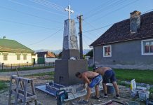 Monumentul eroilor din Rucăr, în şantier