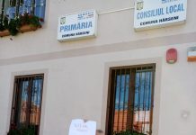 Greva foamei în faţa Primăriei Hârseni