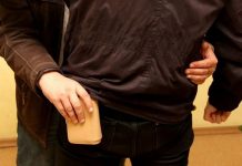 Hoţii de buzunare folosesc, mai nou, ,,metoda îmbrăţişării”