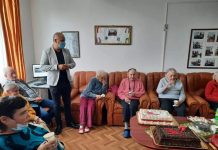 Foto. Sărbătoare la azilul ,,Castanul” din Victoria, de Ziua internaţională a persoanelor vârstnice
