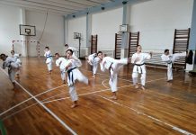 Foto. Stagiu de karate în pandemie. Antrenament online cu maestrul Manabu Murakami pentru karatiştii făgărăşeni