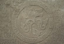 Piatra genealogică veche de 3 secole din Veneţia de Jos