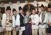 ,,Ziurel de ziuă”, colinde cu grupul vocal ,,Fiii Făgăraşului”. Filmările s-au realizat la muzeul satului Rucăr