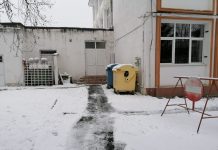 Un centru de vaccinare din cele două promise funcţionează la Făgăraş. 60 de persoane programate în prima zi