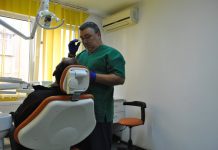 Sfatul stomatologului cu dr. Dan Gavrilă: Cauza îngălbenirii dinţilor