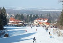 Concurs de schi pentru copii pe pârtia de la Drăguş