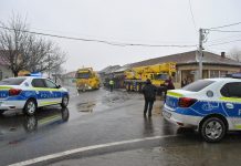 Foto şi VIDEO. Un tir a intrat într-un imobil, la Mândra. Accidentul a fost filmat în direct. Şoferul consumase alcool