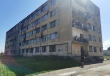 Un bărbat a căzut de la etajul 3 al blocului 6 din cartierul Combinat, Făgăraş. Acesta a decedat