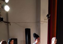 Foto. ,,Deșteapta pământului” cu trupa de copii ,,Thalia”