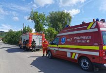Pompierii de la Victoria, exerciţiu la Rucăr. ,,Opt gospodării inundate prin spargerea barajului de la Olt. Triaj şi prim ajutor la biserica din sat”