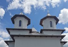 Foto şi Video. Hram la Mănăstirea Făget-Boholţ de Sf. Împăraţi Constantin şi Elena. Slujbă la altarul construit lângă paraclis