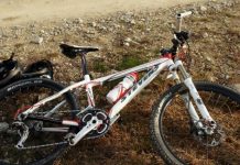 A intrat cu bicicleta într-un cap de pod, la Bucium