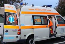 Un echipaj al Ambulanţei, victima rudelor unui pacient. Au spart parbrizul şi au distrus portiera ambulanţei
