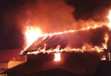 Incendiu la o fermă în Ungra. Pompierii s-au luptat cu flăcările timp de 15 ore