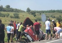 Accident rutier pe DN1, la Ucea. O persoană a rămas încarcerată