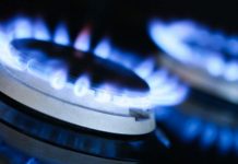 Facturile la energie şi gaze îi ard la buzunare pe români. Cu cât vor creşte preţurile