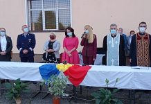 Foto şi VIDEO. A început școala. Emoţii la Liceul ,,IC Drăguşanu” Victoria şi la Şcoala Gimnazială Lisa